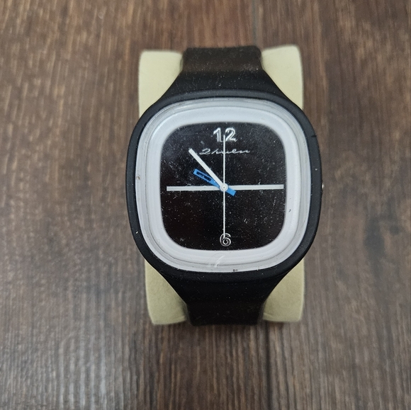 Forever21 Watch Vintage - Picture 1 of 1